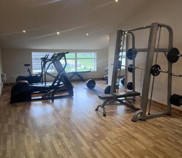 Motherwell Appartement | 2 Bed Flat - Sleeps 4 - Pets - Hot Tub - Gym