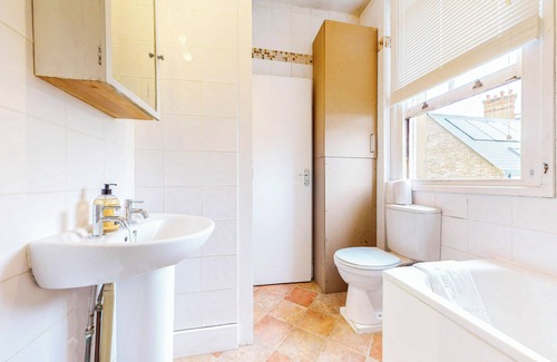Wimbledon Park Appartement | 2-Bed Flat | Steps to Wimbledon Park & Tube