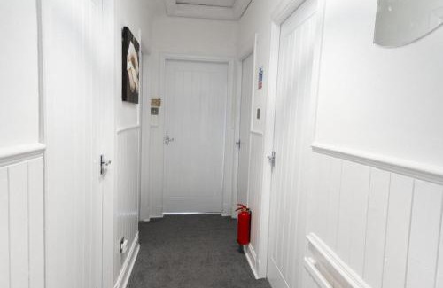 Wishaw Appartement | 2-Bed Flat Wishaw Free Parking Family-Friendly