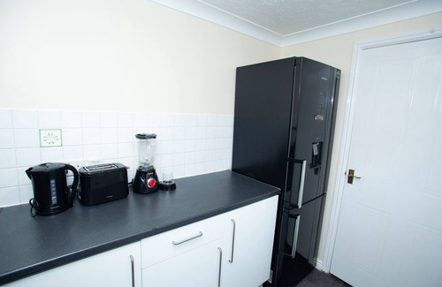 Thamesmead East Maison | 2 Bed House for Pleasure, office work, free parking, near Elizabeth underground