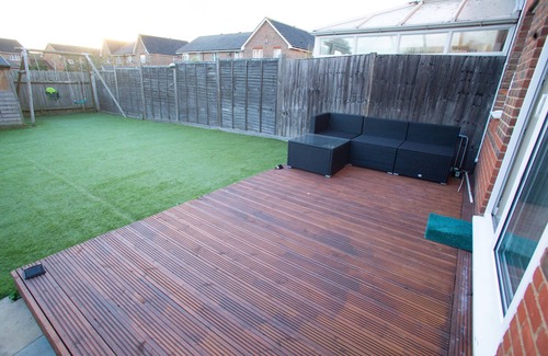 Thamesmead East Maison | 2 Bed House for Pleasure, office work, free parking, near Elizabeth underground