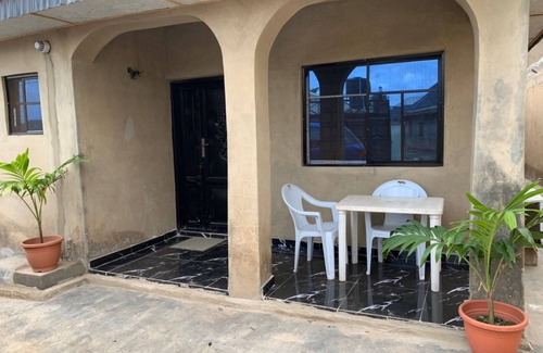 Ibadan Maison | 2 Bed House in Adeleye, off Olodo rd Ibadan. Quiet cheap 2 Bedroom house