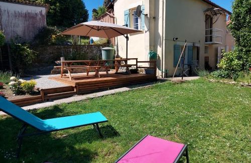 Confolens Maison | 2 Bed House with Mountain View Garden and Bbq