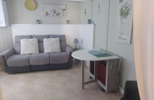 Confolens Maison | 2 Bed House with Mountain View Garden and Bbq