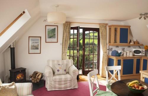 Brecon Maison | 2 Bed in Battle BN077