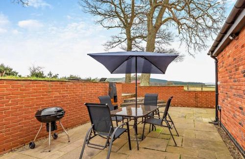 Newcastle-on-Clun Maison | 2 Bed in Clun 94099