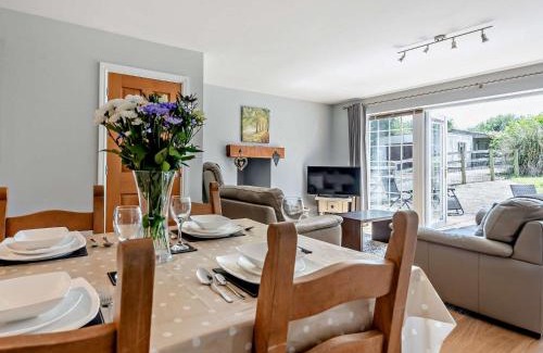 Cosheston Maison | 2 Bed in Cosheston 60704