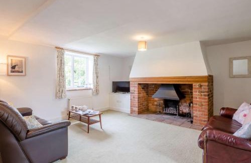 Field Dalling Maison | 2 Bed in Field Dalling KT007
