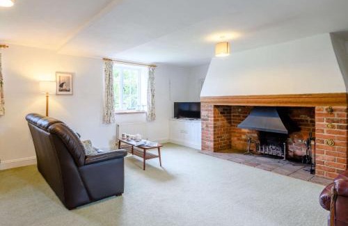 Field Dalling Maison | 2 Bed in Field Dalling KT007