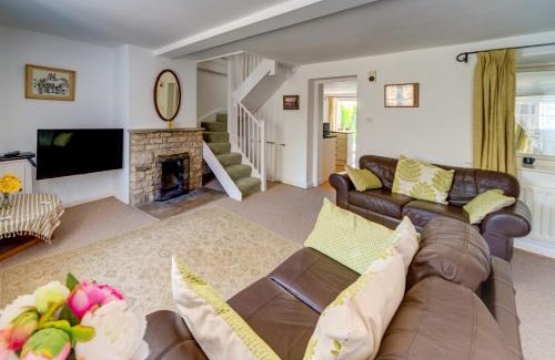 Corfe Castle Village Maison | 2 Bed in Isle of Purbeck IC096