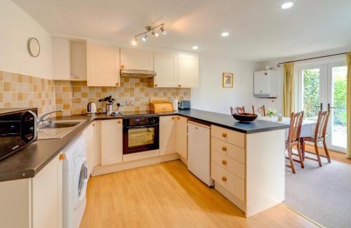 Corfe Castle Village Maison | 2 Bed in Isle of Purbeck IC096