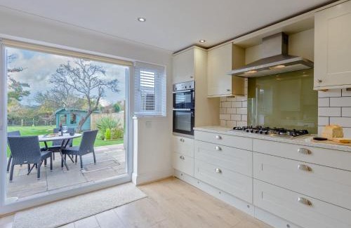 Furzebrook Maison | 2 Bed in Isle of Purbeck DC118