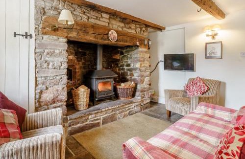 Llangynidr Maison | 2 bed in Llangynidr BN023