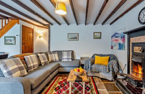 Llangynidr Maison | 2 Bed in Llangynidr BN052
