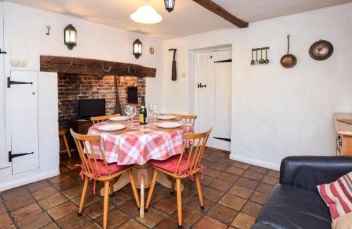 Roughton Maison | 2 Bed in Roughton BUCN8