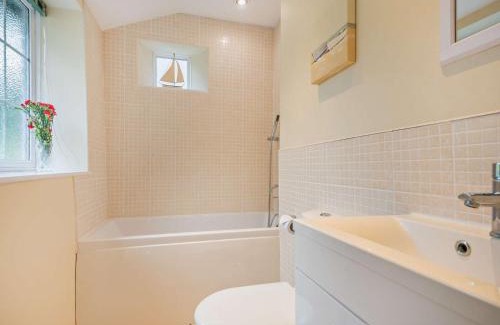 Salthouse Maison | 2 Bed in Salthouse NCC15