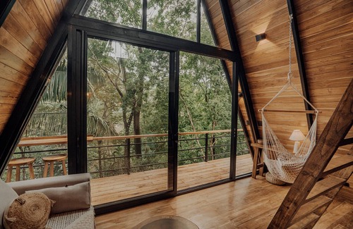 Santiago Chalet De Ski | 2-Bed Jungle Chic Hideaway - New Modern Design Jungalow