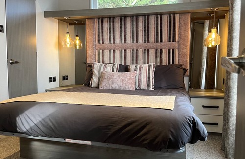 Knott End-on-Sea Cabine | 2-Bed Lodge Near Garstang and Poulton-Le-Fylde