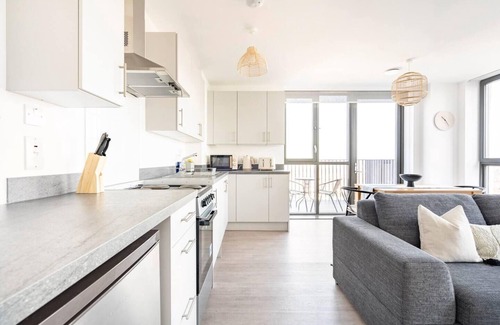 Barking Appartement | Beautiful 2 Bed Penthouse with balcony views Ldn