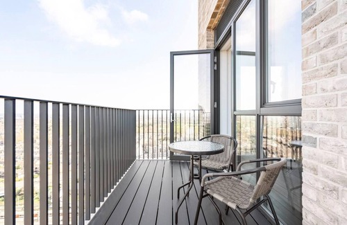 Barking Appartement | Beautiful 2 Bed Penthouse with balcony views Ldn