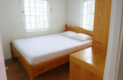 St. Patrick Maison | 2-Bed-Sleeps 5-Private terrace-Sea View-Parking