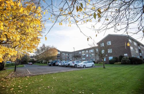 Southgate Appartement | 2-Bed spacious Flat-2-minute walk to tube station