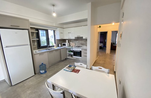 North Nicosia Appartement | 2 Bedr & 4 Beds & open plan Kitch & 1 Bathr & Close all amenities & AC all rooms