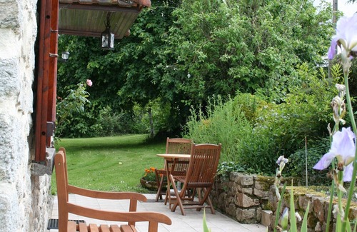 Maisonnais-sur-Tardoire Cottage | Cottage détaché de 2 chambres avec grand jardin privé
