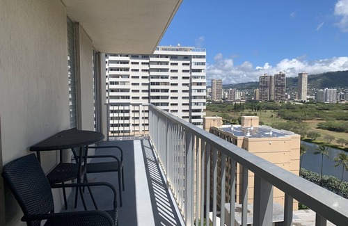 Diamond Head - Kapahulu - St. Louis Copropriété | 2 bedroom 1 bathroom, walk to world famous Waikiki beach only 0.3mi