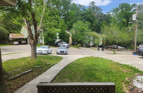 Tallahassee Maison | 2 Bedroom 2.5 Bath Near Tallahassee Memorial and Downtown