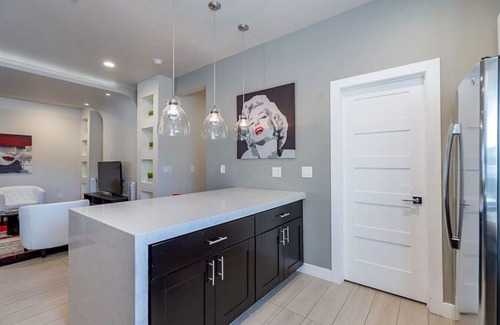 Encanto Maison | 2 Bedroom 2 Bath Home in Historic Neighborhood