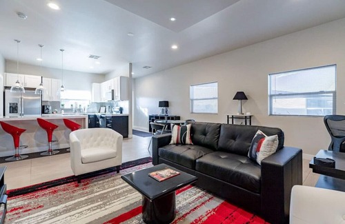 Encanto Maison | 2 Bedroom 2 Bath Home in Historic Neighborhood
