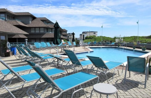 Beach Haven Copropriété | 2 bedroom 2 bath ocean front condo with pool in Ship Bottom first floor unit