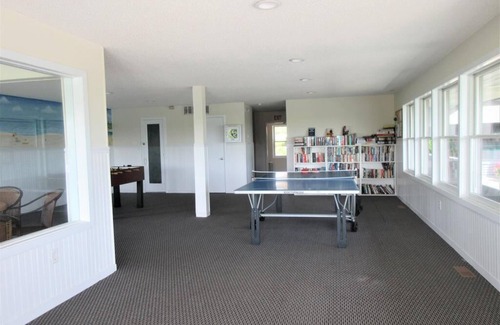 Beach Haven Copropriété | 2 bedroom 2 bath ocean front condo with pool in Ship Bottom first floor unit