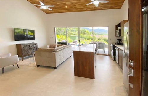 Ciudad Cortes Maison | 2 Bedroom 2 Bathroom Close to amenities with 2 wheel drive access