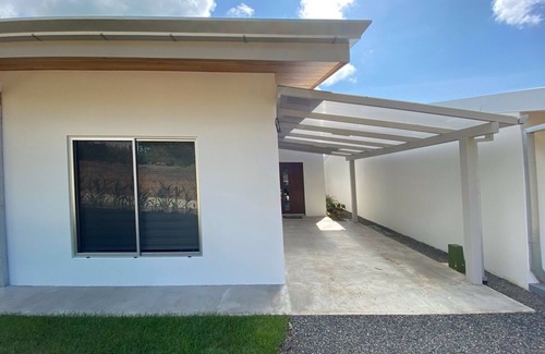 Ciudad Cortes Maison | 2 Bedroom 2 Bathroom Close to amenities with 2 wheel drive access