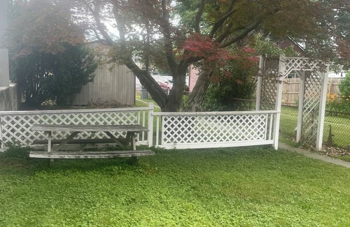 Mount Joy Appartement | 2-bedroom 2nd Floor apartment in Mount Joy with off street parking
