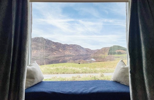 Scaniport Cottage | Luxurious accommodation in a characterful Highland cottage overlooking an RSPB nature reserve.