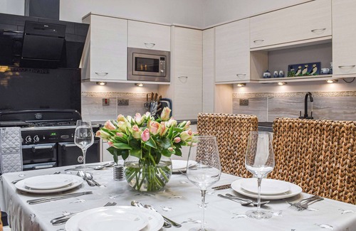 Anstruther Cottage | A beautiful cottage by the sea side and the perfect base with shops, pubs and restaurants.