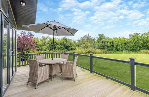 Westmarsh Chalet De Ski | 2 bedroom accommodation in Monkton, Nr Ramsgate