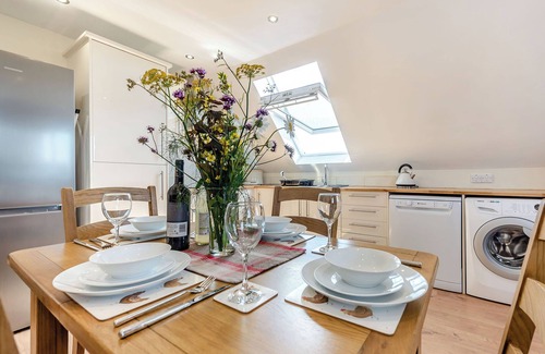 Bethania Cottage | Enjoy a luxury break with private hot tub - ideal for couples, friends or families alike.