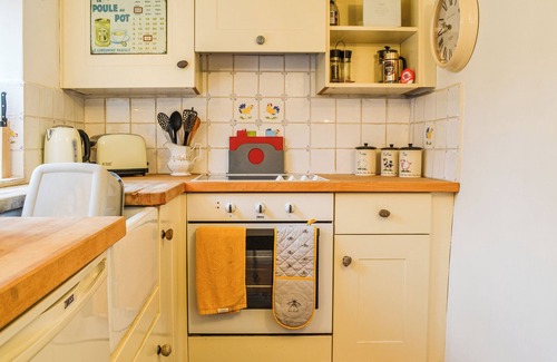 Helhoughton Cottage | A pretty little traditional cottage which is full of charm and in a great area for exploring.