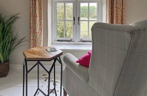 Helhoughton Cottage | A pretty little traditional cottage which is full of charm and in a great area for exploring.