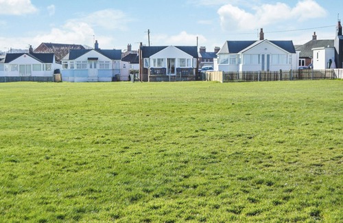 Bacton Cottage | Enjoy sea views, walking distance to an amazing sandy beach and restaurants nearby.