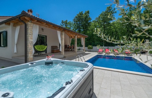 Belavici Maison | Belle maison à Barban avec WiFi