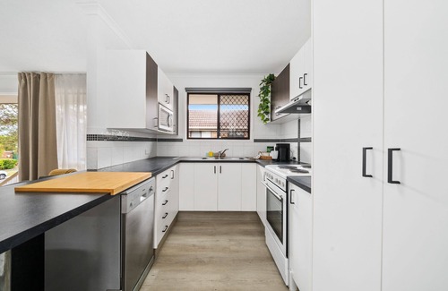 Mount Warren Park Villa | 2 Bedroom Apartment between Brisbane & Gold Coast