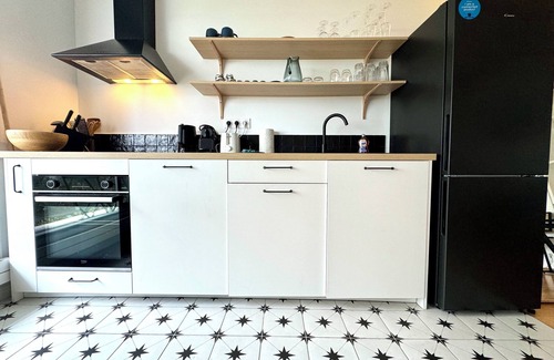 Levallois-Perret Appartement | 2 Bedroom Apartment near Arc de Triomphe Paris by Wild