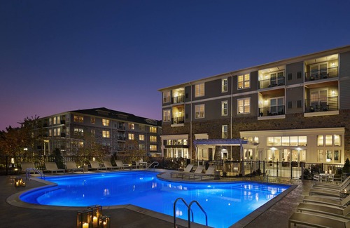 Newtown Square Appartement | 2-Bedroom Apartment - 7-day min. - Background check/Lease Required