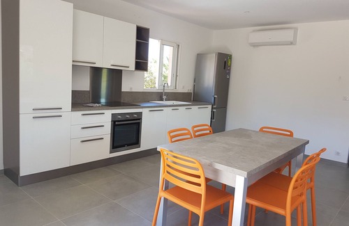 Olmeto Appartement | appartement 2 chambres à 200 mètres de la plage WIFI , balcons , terrasses,