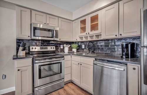Ohio City Appartement | 2-bedroom apartment in brilliant Cleveland with WiFi, AC, fitness room